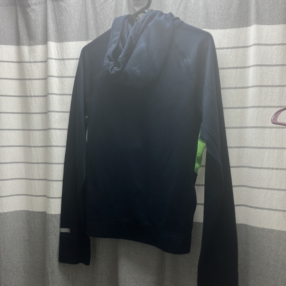 Light weight jacket - Picture 2 of 4
